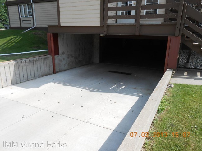 Building Photo - 2807 17th Ave S