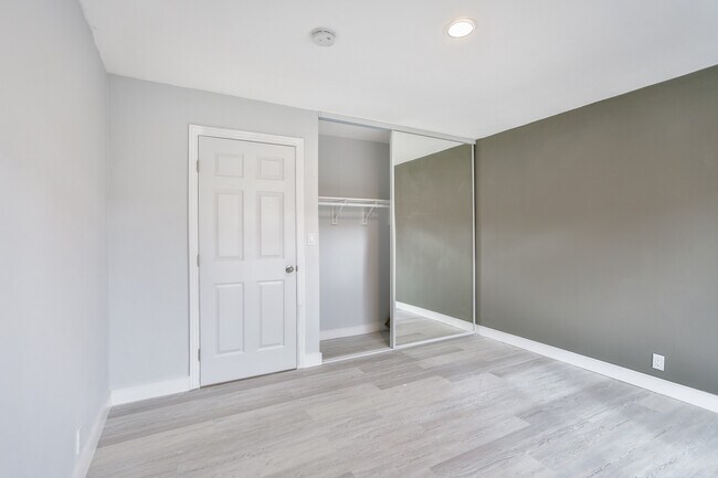 Foto del edificio - 1355 Jefferson St