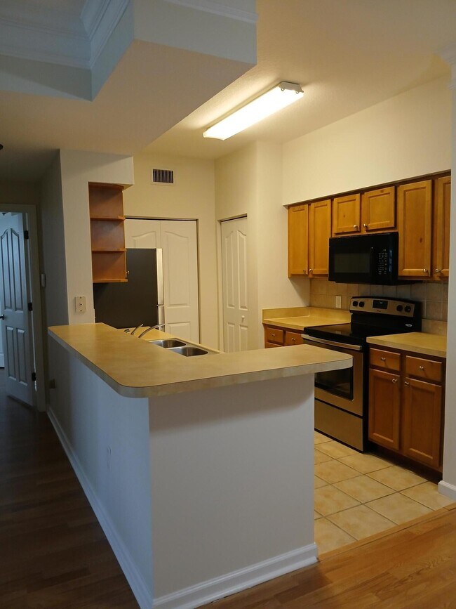 Foto del edificio - 9857 Baywinds Blvd