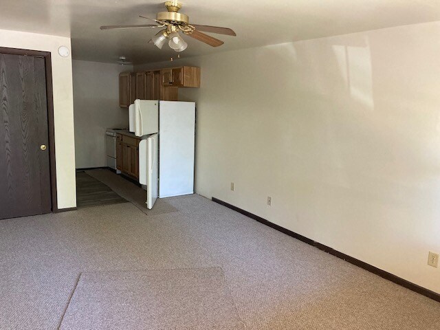 Building Photo - 136 Eastwood Dr