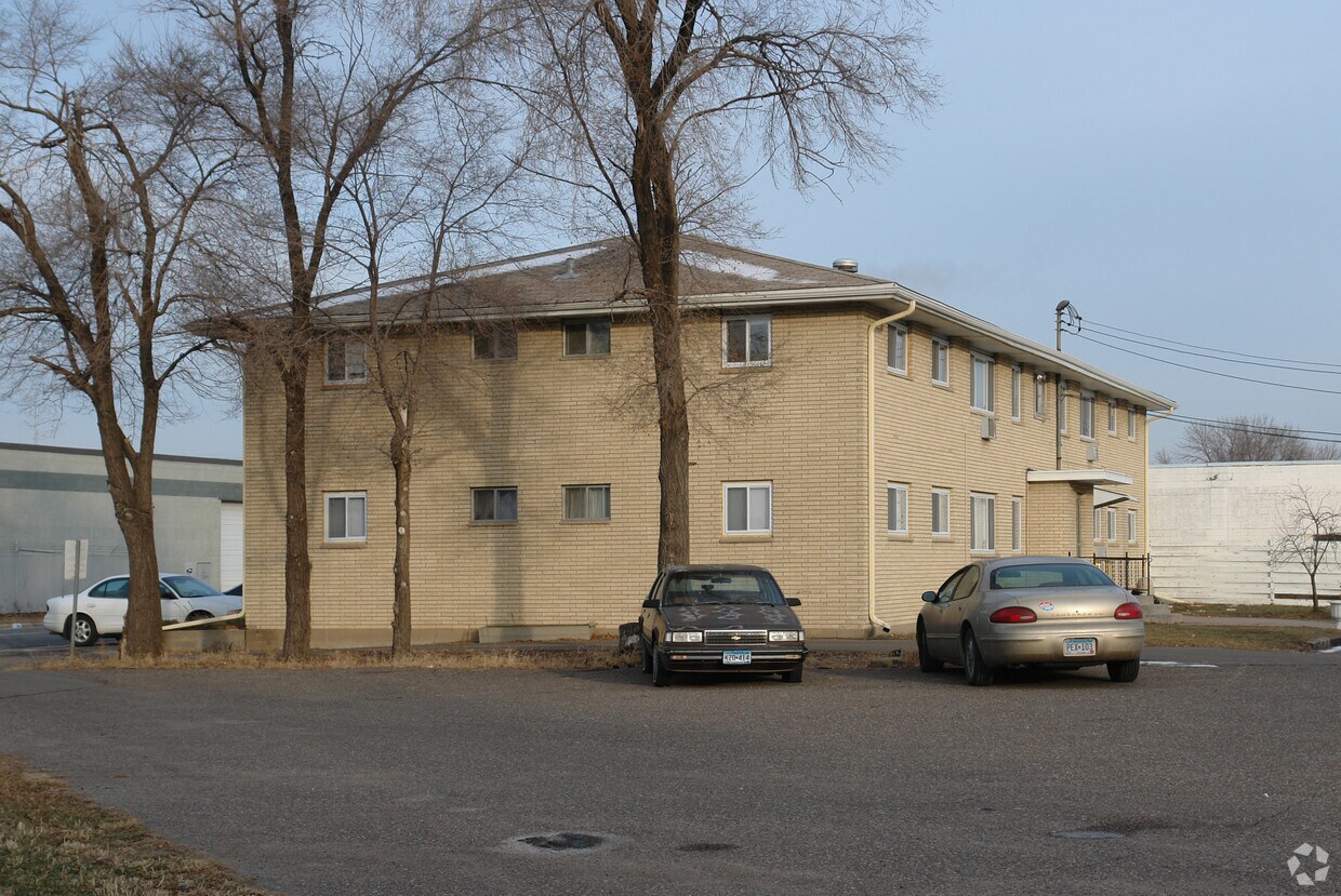 Foto del edificio - 8401 Center Dr NE
