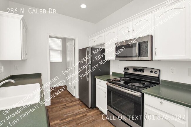 Building Photo - Beautiful 3 Bed - 2 Bath Pet Friendly Home...