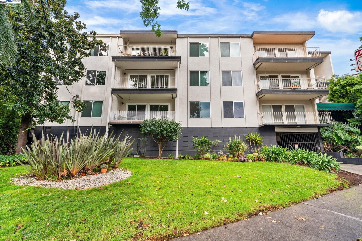 Foto principal - 695 Mariposa Ave