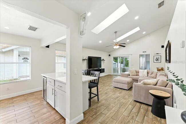 Foto del edificio - 174 Edgewater Cir