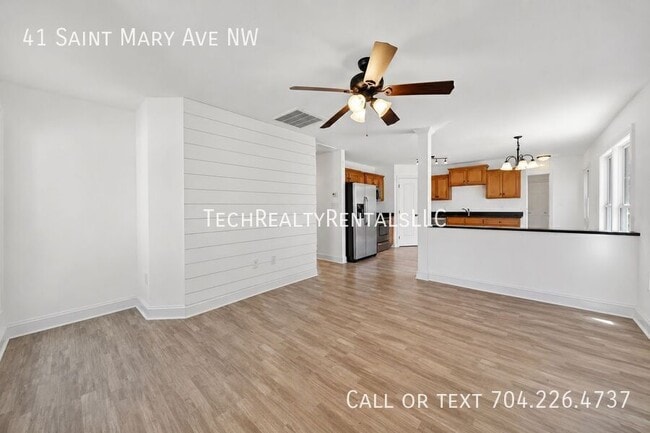 Foto del edificio - 41 St Mary Ave NW