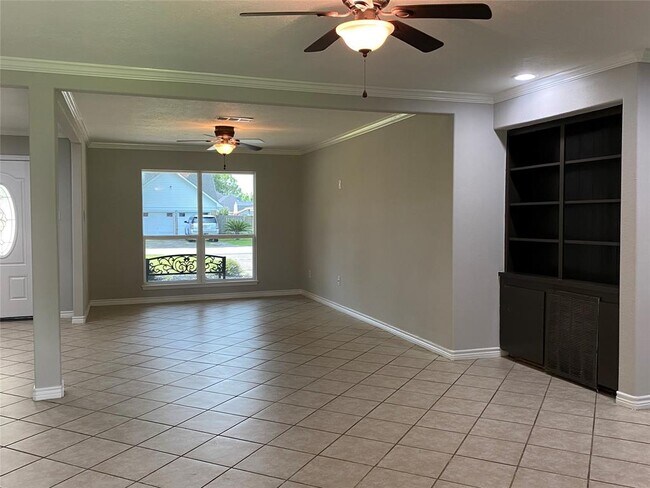 Building Photo - 2621 Pickerton Dr