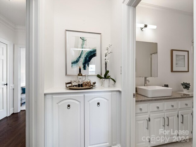 Building Photo - 210 Perrin Pl