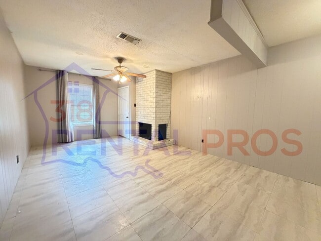 Building Photo - Camillia Circle Duplex