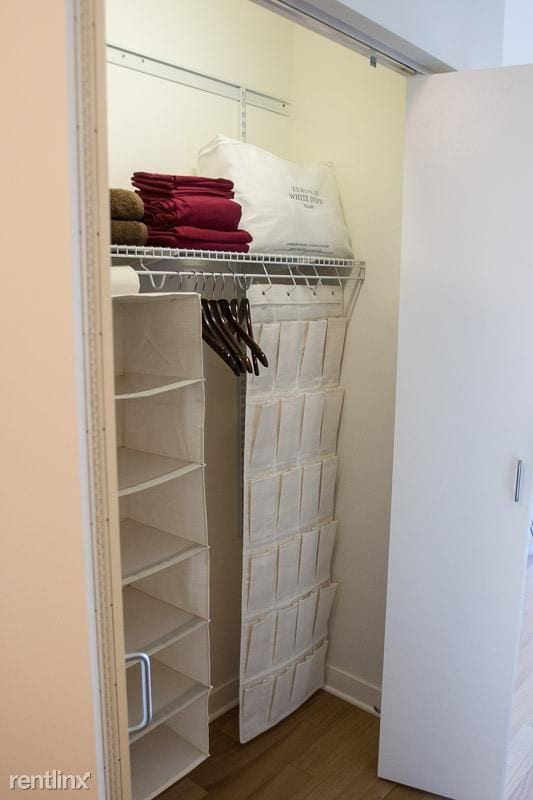 Building Photo - 330 E North Water St