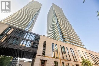 Building Photo - 65 St Mary St