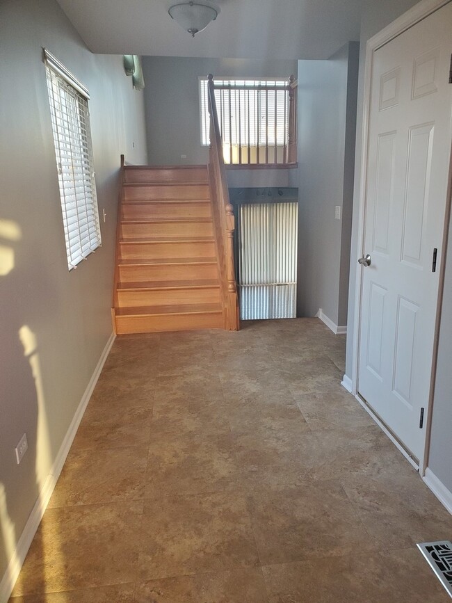 Foto del edificio - 1204 Riverview Dr