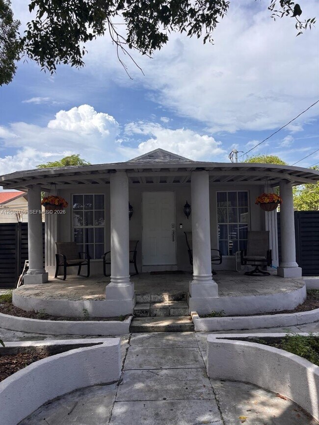 Foto del edificio - 1361 NW 28th St
