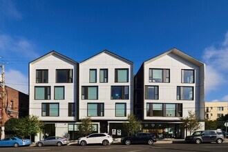 Building Photo - 1475 SE 15th Ave