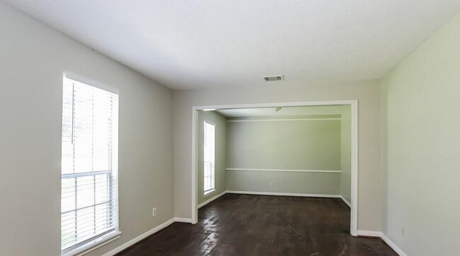 Building Photo - 5618 Forest Timbers Dr