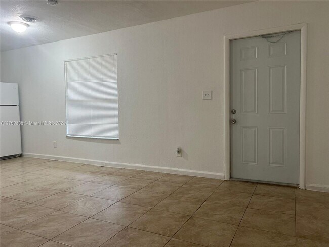Foto del edificio - 921 NW 2nd Ave