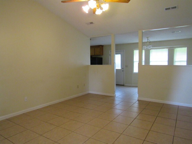 Building Photo - 113 Skyline Dr