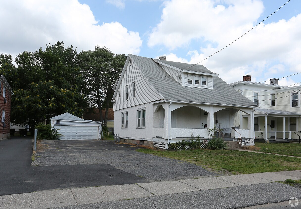 Building Photo - 26 Sisson St