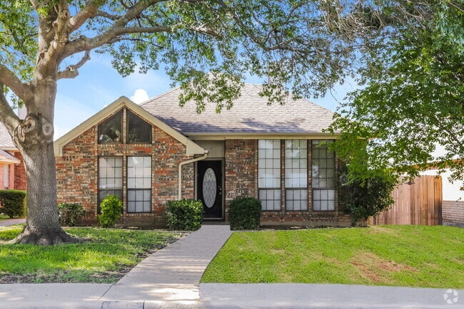 Building Photo - 807 Longleaf Dr