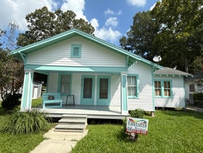 Building Photo - 416 Voorhies St
