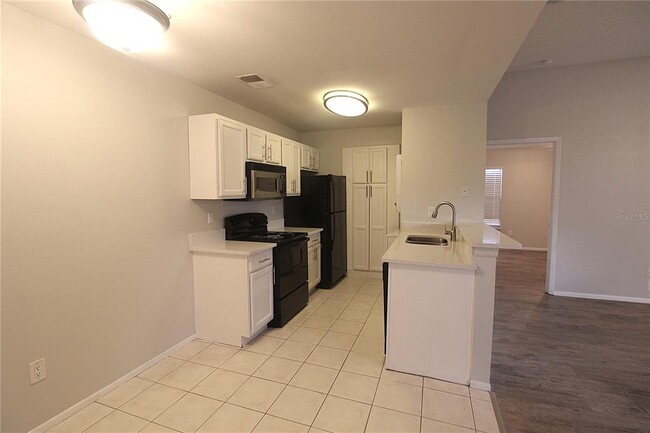 Building Photo - 8122 45th Ct E
