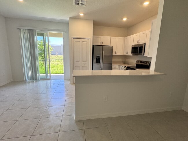 Building Photo - 9333 Bonita Mar Dr