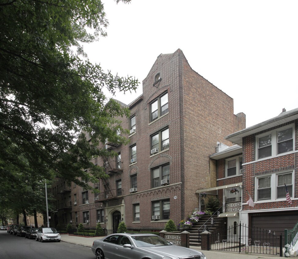 Foto del edificio - 1633 W 10th St