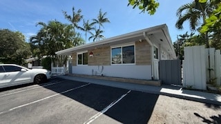 Foto del edificio - 1632 NE 4th Pl