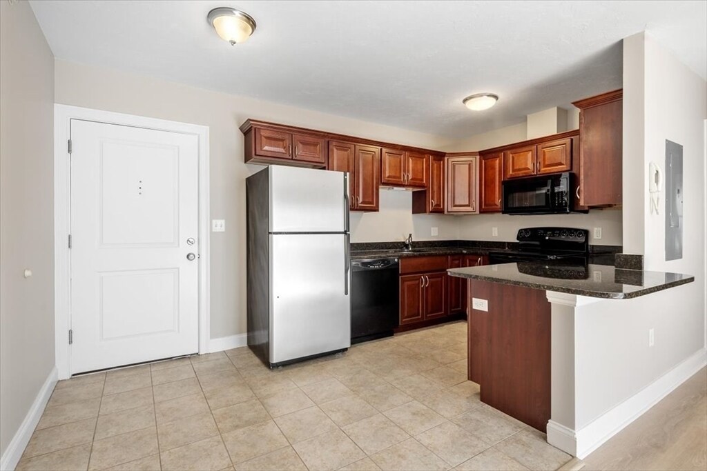 Primary Photo - 205 Elm St