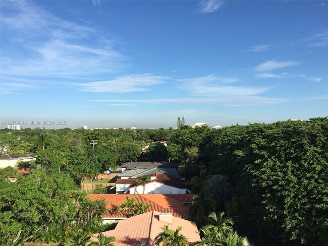 Foto del edificio - 2400 SW 3rd Ave
