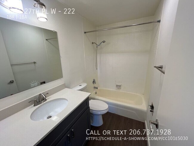 Foto del edificio - 3555 27th Pl W