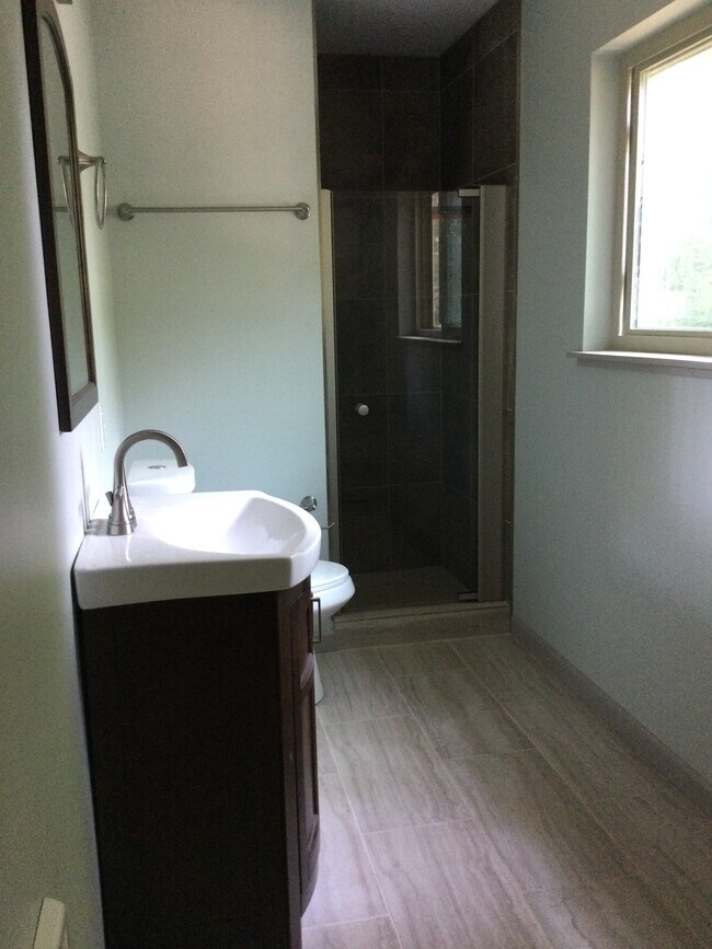 Building Photo - 7 Wellspring Ln