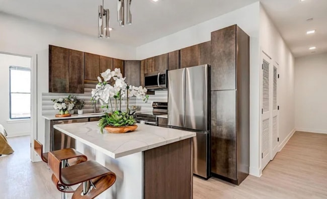 Building Photo - 421 S Broadway