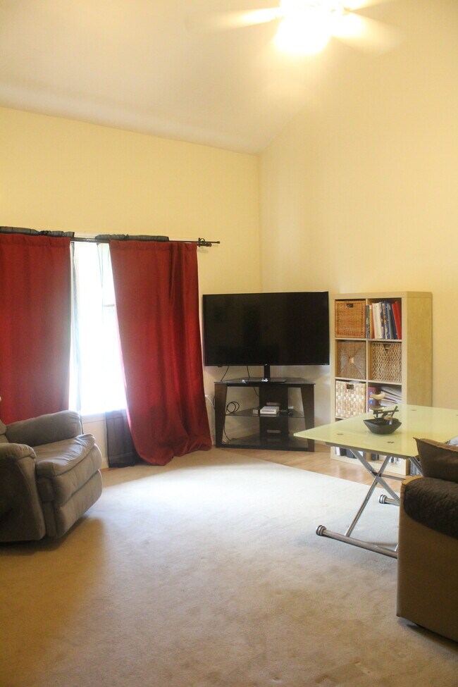 Foto del edificio - 44 Grace Meadows Dr