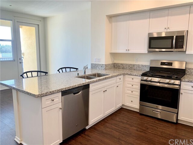 Foto del edificio - 10290 Artesia Blvd
