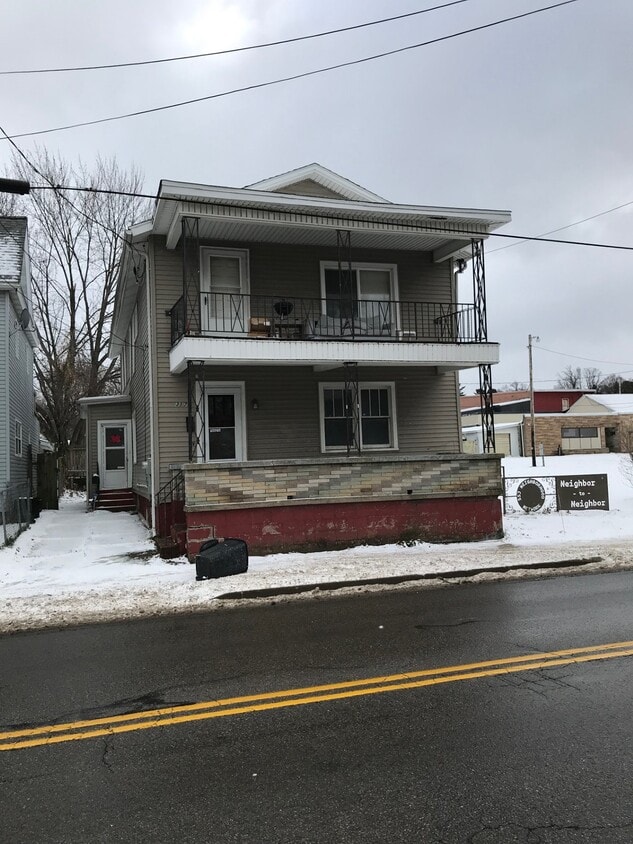 317 W 18th St, Erie, PA 16502 Townhome Rentals in Erie PA