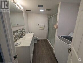 Building Photo - 510 Oakridge Pl