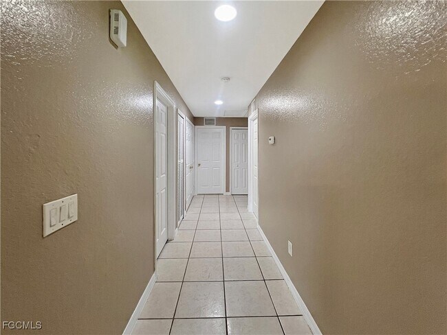 Building Photo - 5231 27th St SW