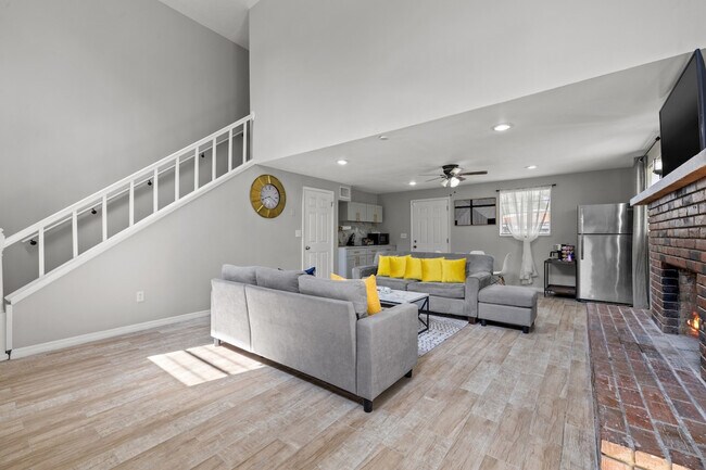 Foto del edificio - 4314 E Henry Ave