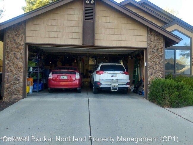 Building Photo - 3 br, 2 bath House - 2640 E Hemberg Dr