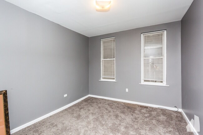 Building Photo - 1022 W Fry St