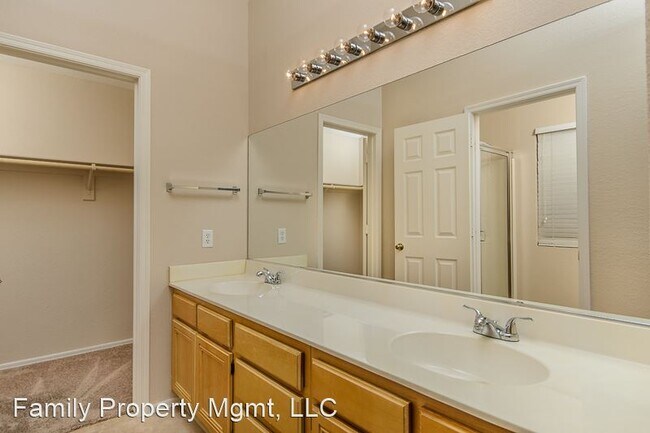 Building Photo - 3 br, 2 bath House - 4541 Savin Cir