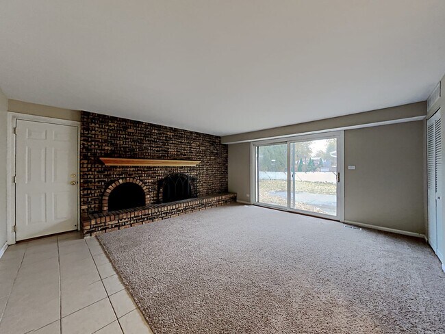 Building Photo - 901 N Glenn Dr