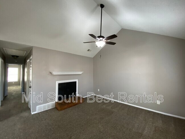 Foto del edificio - 4596 Summer Creek N