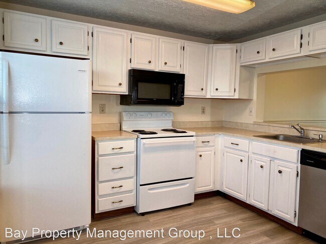 Foto del edificio - 3 br, 1.5 bath House - 1209 Brice Sq