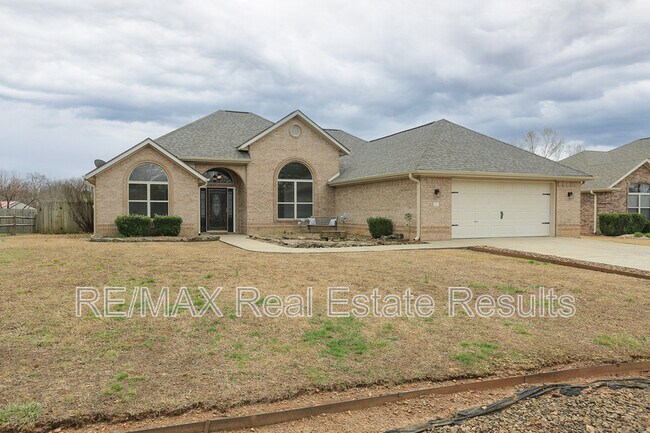 Building Photo - 57 Taylor Dr