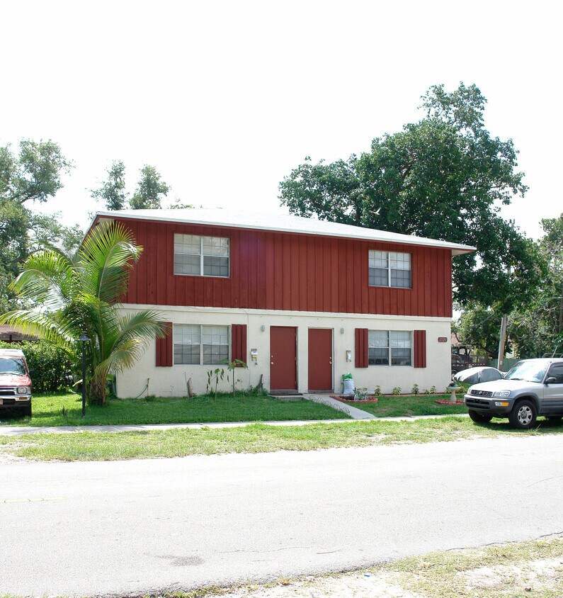 Primary Photo - 1799 SW 22nd St