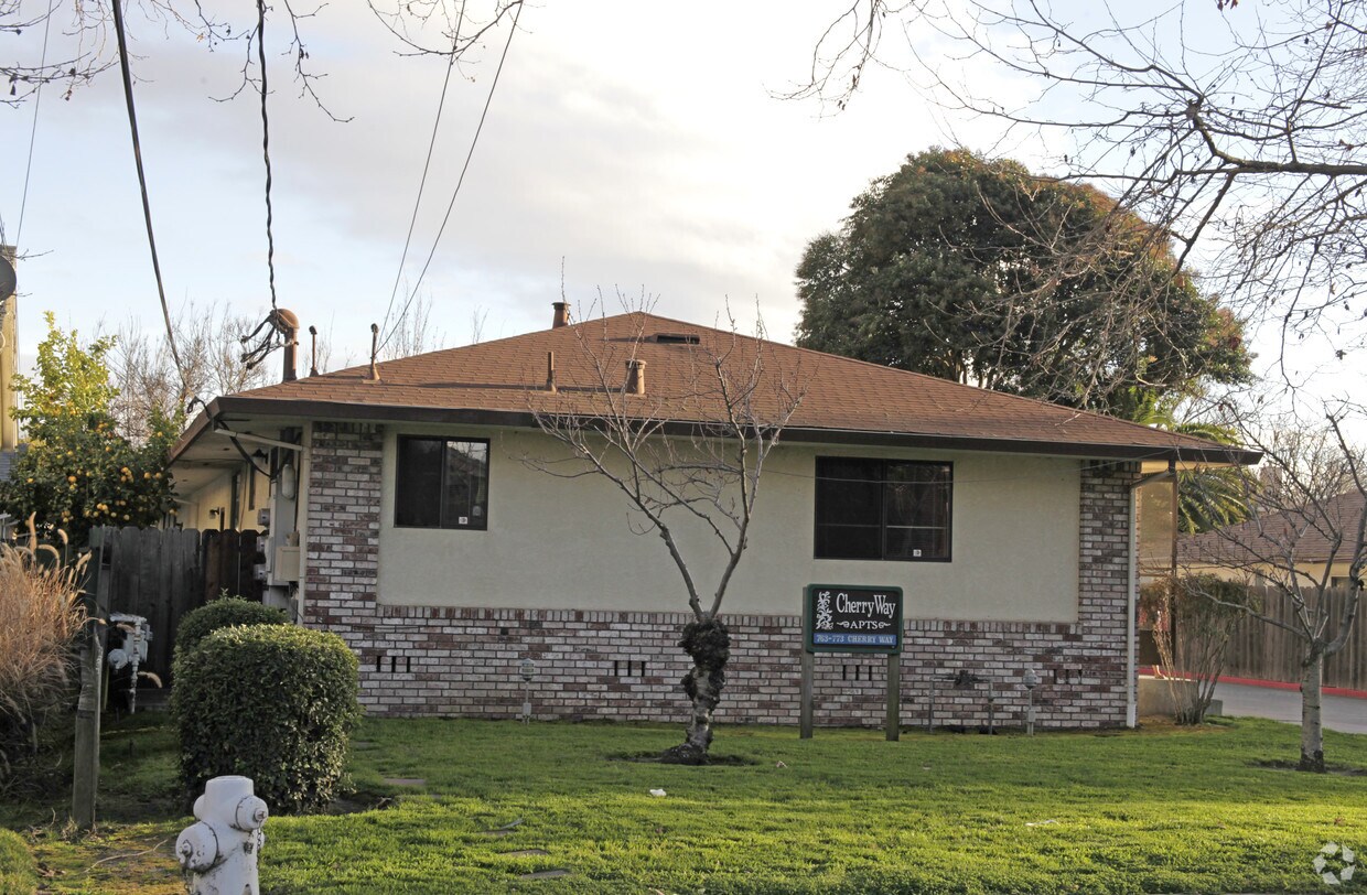 Building Photo - 763-773 Cherry Way