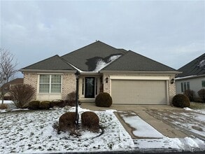 Building Photo - 8047 Laurel Park Ln