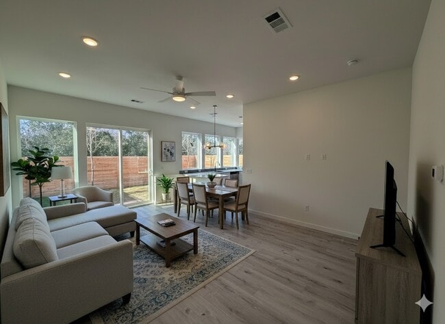 Foto del edificio - 2000 Riverside Farms Rd