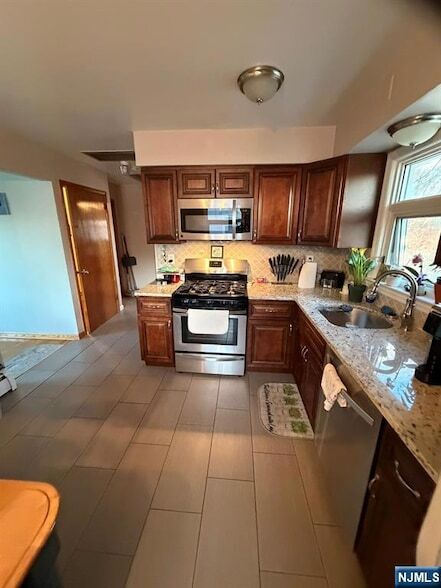 Photo - 106 Rochelle Pkwy House